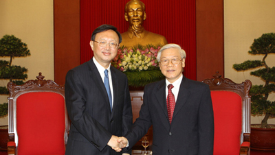 Máximos dirigentes vietnamitas dialogan con el consejero de Estado chino